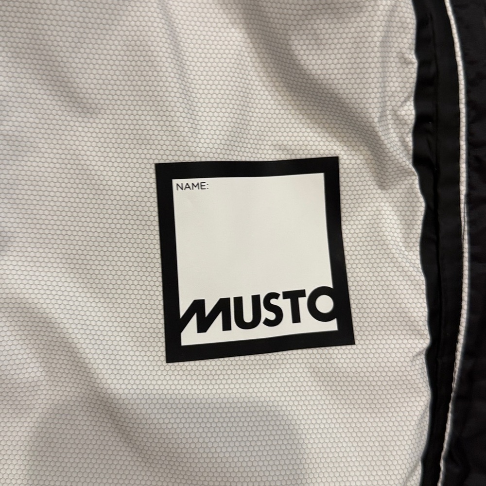 Musto Women's Evolution Lightweight Shell Windbre… - image 9